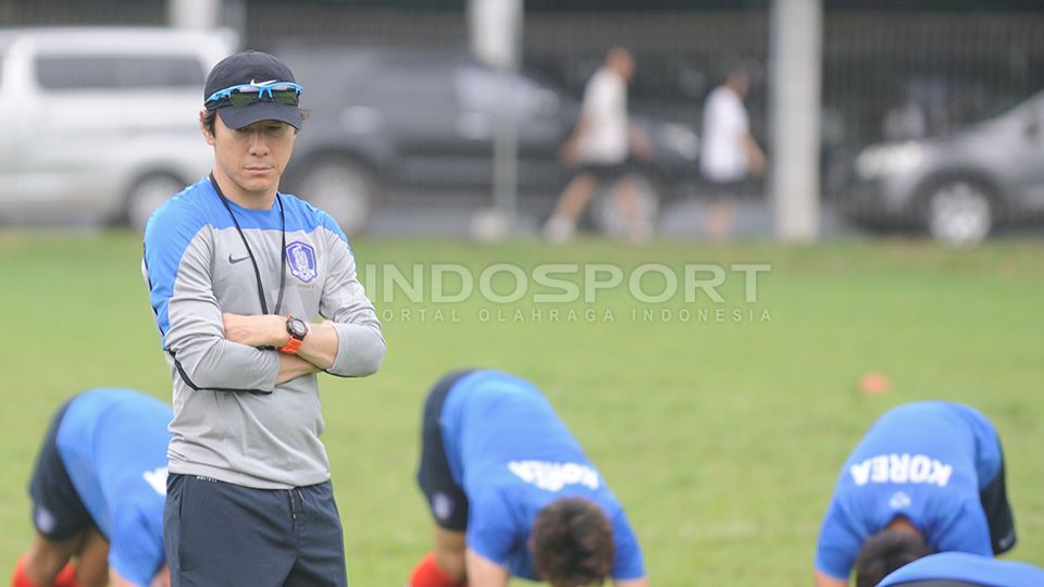 Shin Tae-Yong dikabarkan menjadi kandidat terkuat pelatih baru Timnas Indonesia. Copyright: © Ratno Prasetyo/ INDOSPORT